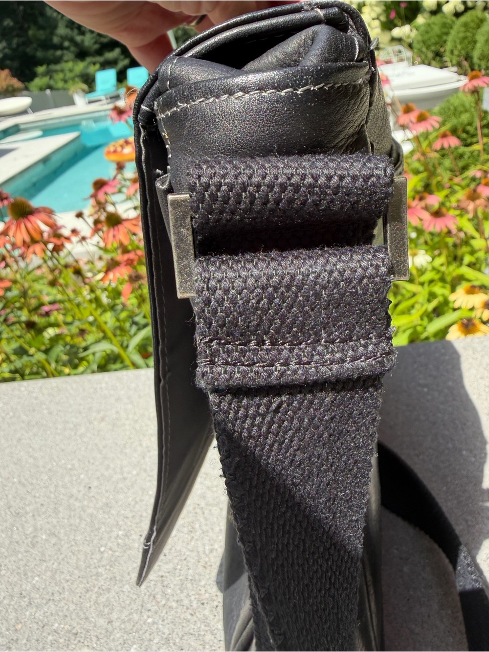 Kenneth Cole Reaction Black Leather Messenger Bag 11”X11” - Picture 14 of 16